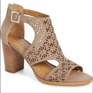 Arturo Chiang Edythe Block Heel Sandal